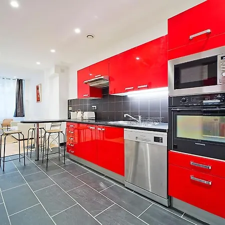 Exceptionnel A Montmartre Apartment Paris