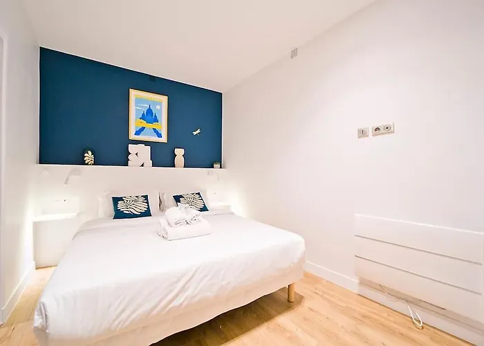 Exceptionnel A Montmartre 아파트 파리